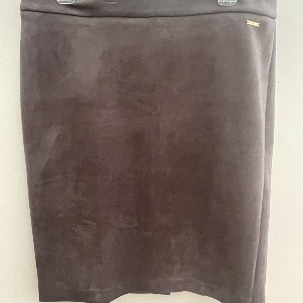 Suede stretch skirt